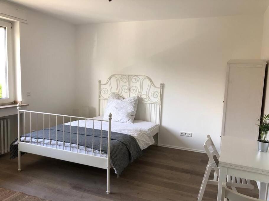 Mini Appartement Messezimmer Nähe Düsseldorf, Appartement 25 qm Hilden Apartment in Hilden