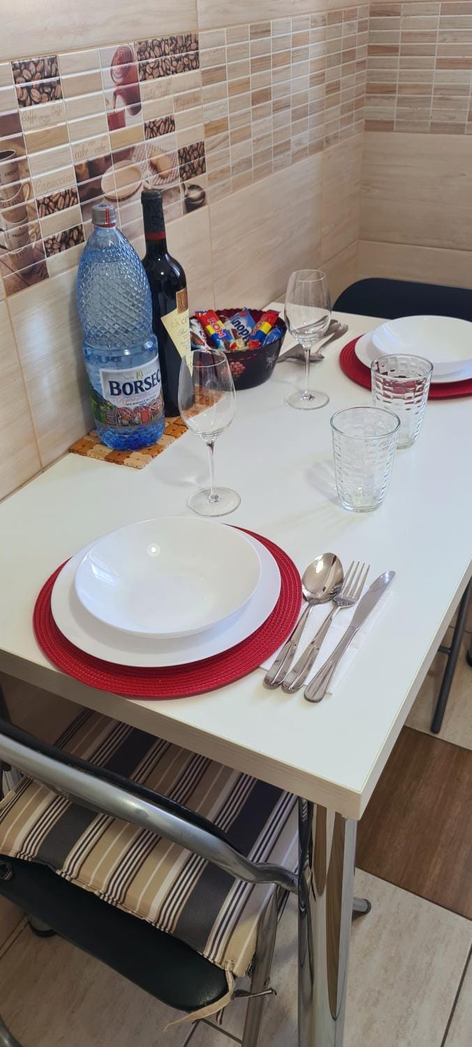 Food and drinks, Food