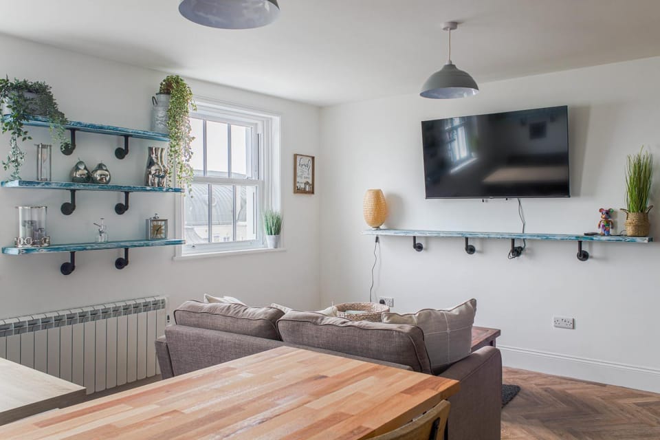 TV and multimedia, Seating area, Evening entertainment