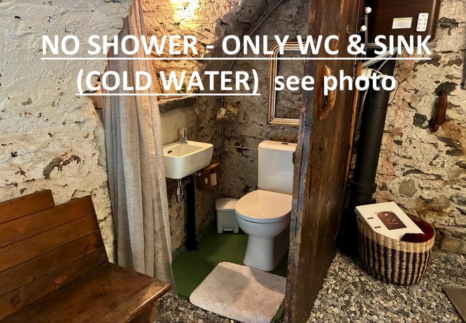 THE OLD CELLAR no shower! Bed and Breakfast in Locarno