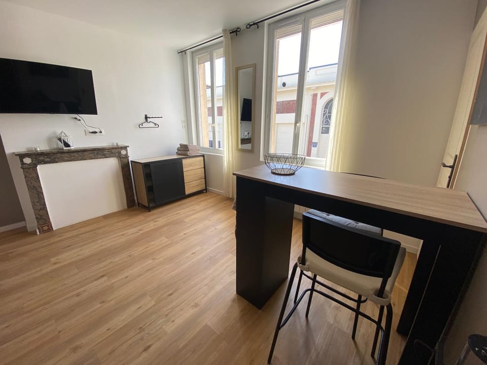 TV and multimedia, Dining area
