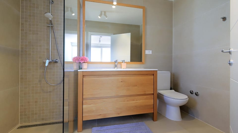 Shower, Toilet, Bathroom