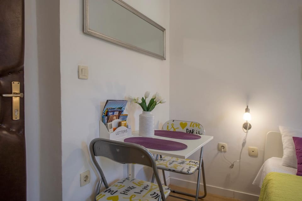 Dining area, Bedroom