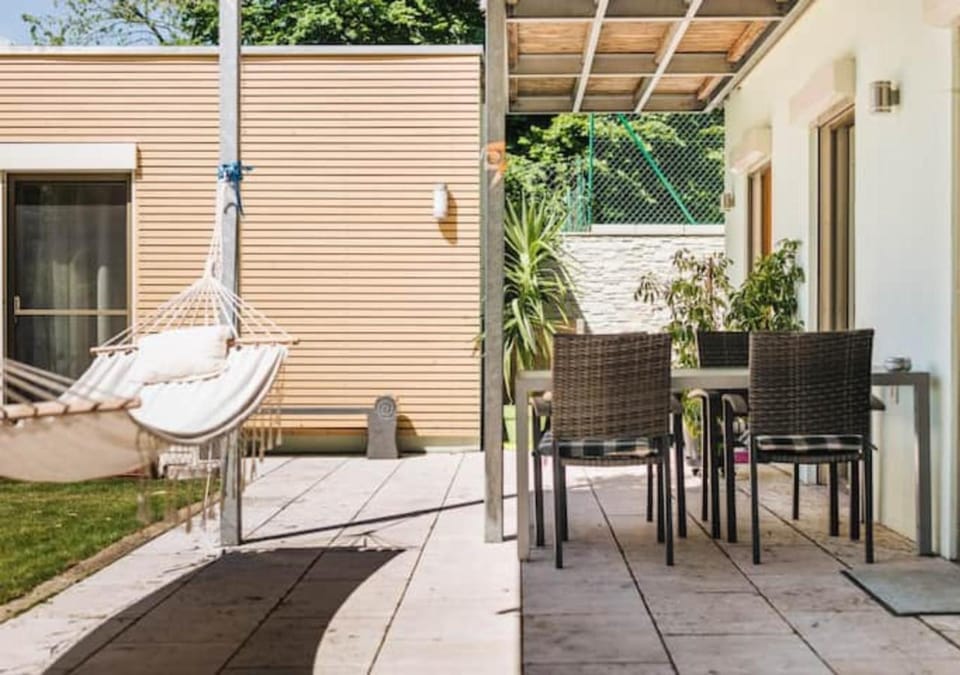 Summer, Garden, Garden, Balcony/Terrace, Balcony/Terrace, Seating area, Dining area, Garden view, Garden view, sunbed