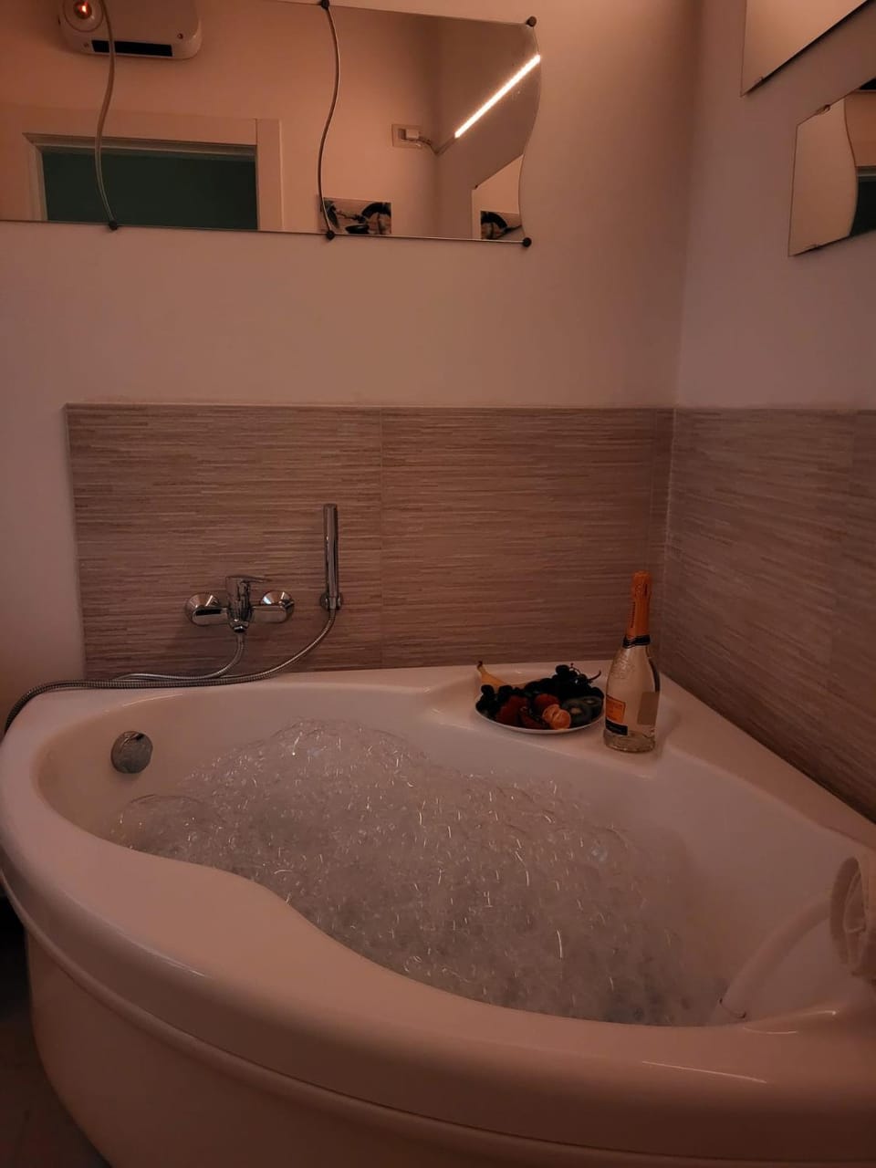 Hot Tub, Bath