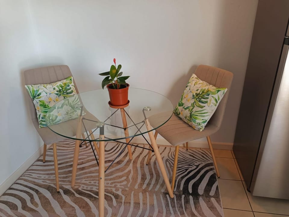 Cibuqueira numéro 7, Centre ville, vue sur mer , plage à pied Apartment in Grande-Terre, Guadeloupe
