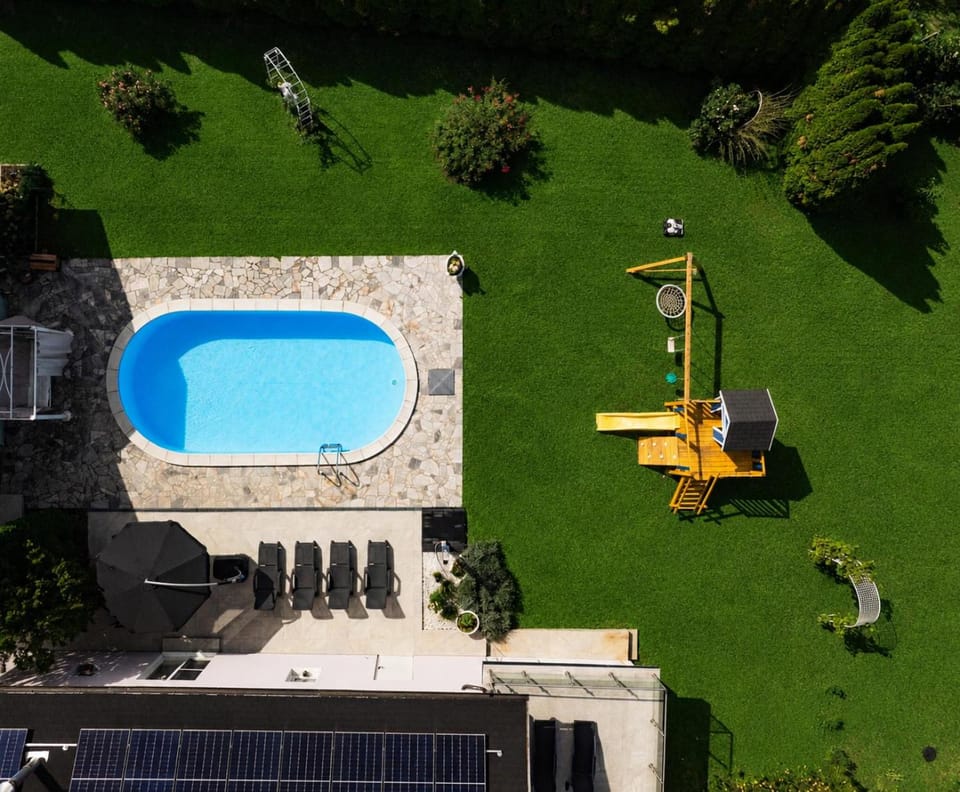 Bird's eye view, Garden, Garden, Garden view, Pool view, Swimming pool, Swimming pool, sunbed