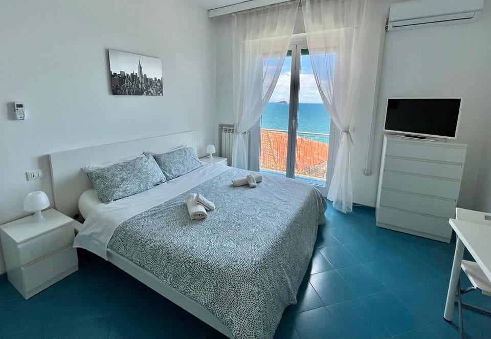 Bed, Bedroom, Sea view