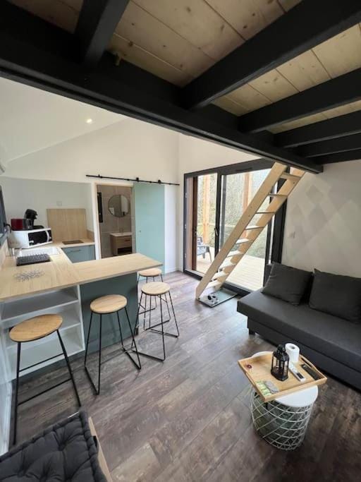Tiny House L’œil des Dômes Chalet in Auvergne-Rhône-Alpes