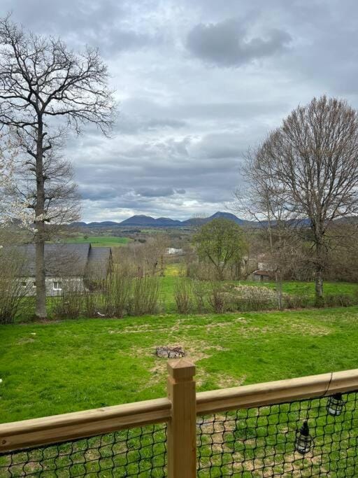 Tiny House L’œil des Dômes Chalet in Auvergne-Rhône-Alpes