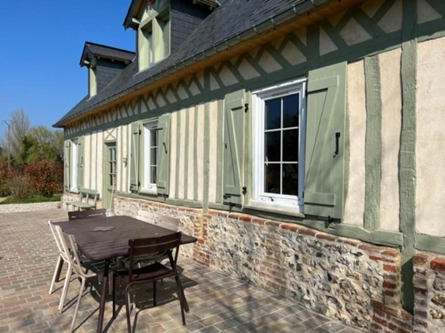 Property building, Patio