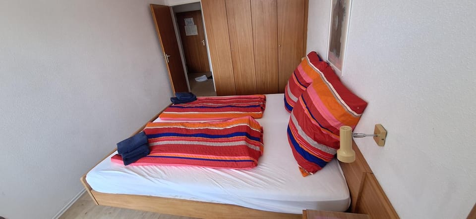 Bed, Bedroom, wardrobe