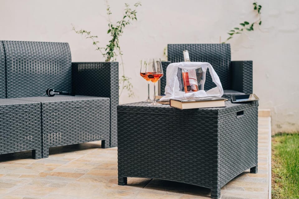 Patio, Day, Drinks, Alcoholic drinks