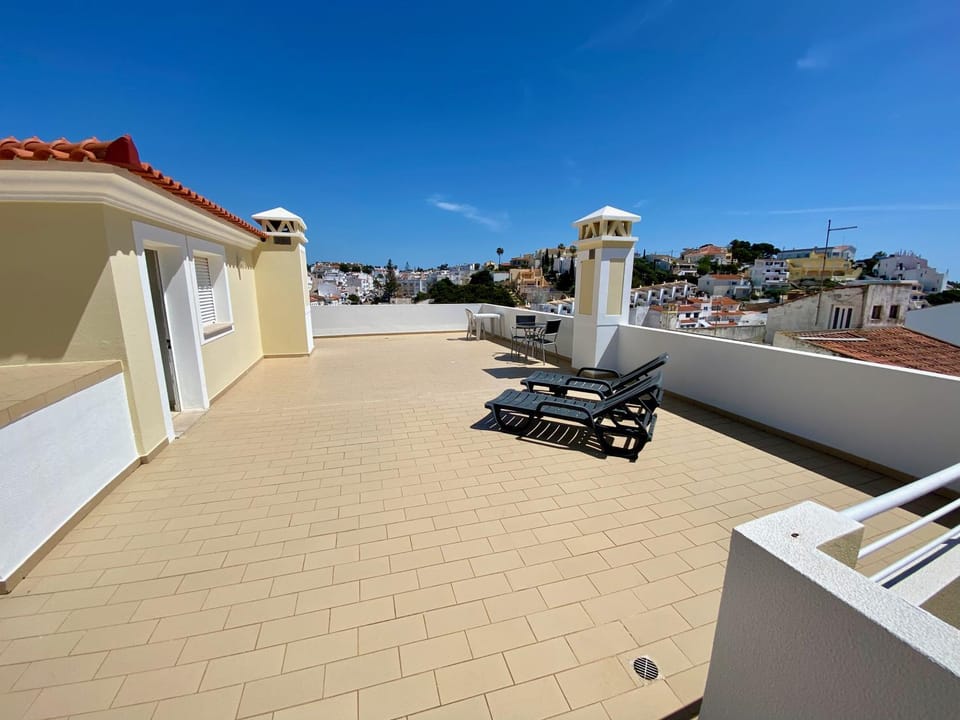 Balcony/Terrace, sunbed