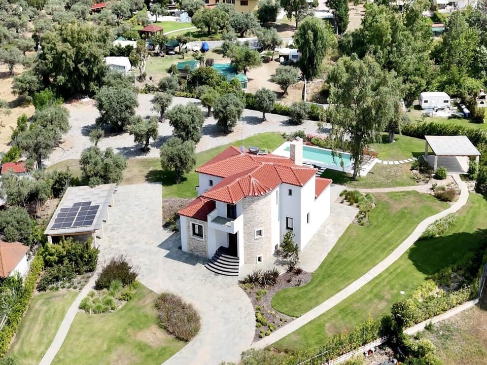 Luxury rental villa for 14 people Villa in Halkidiki