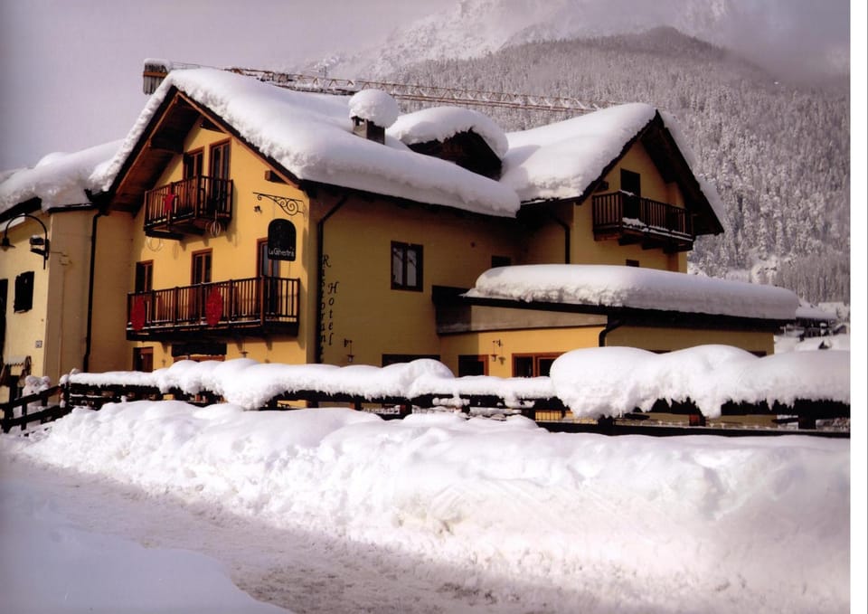 HOTEL LA GINESTRA Hotel in Piedmont