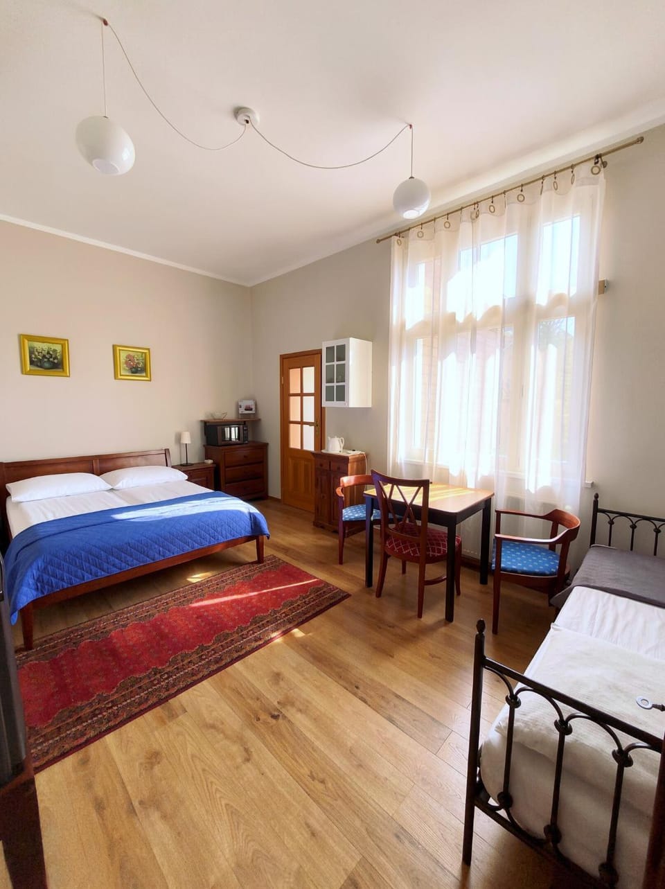 Bed, Photo of the whole room