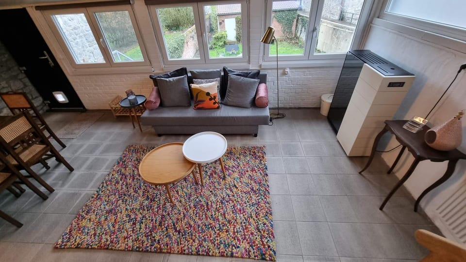 Living room, Seating area, internet
