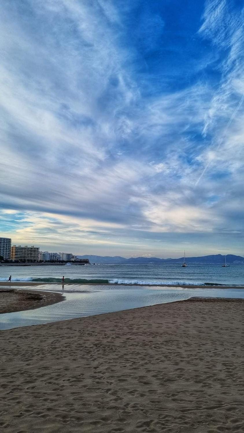 Nearby landmark, Beach
