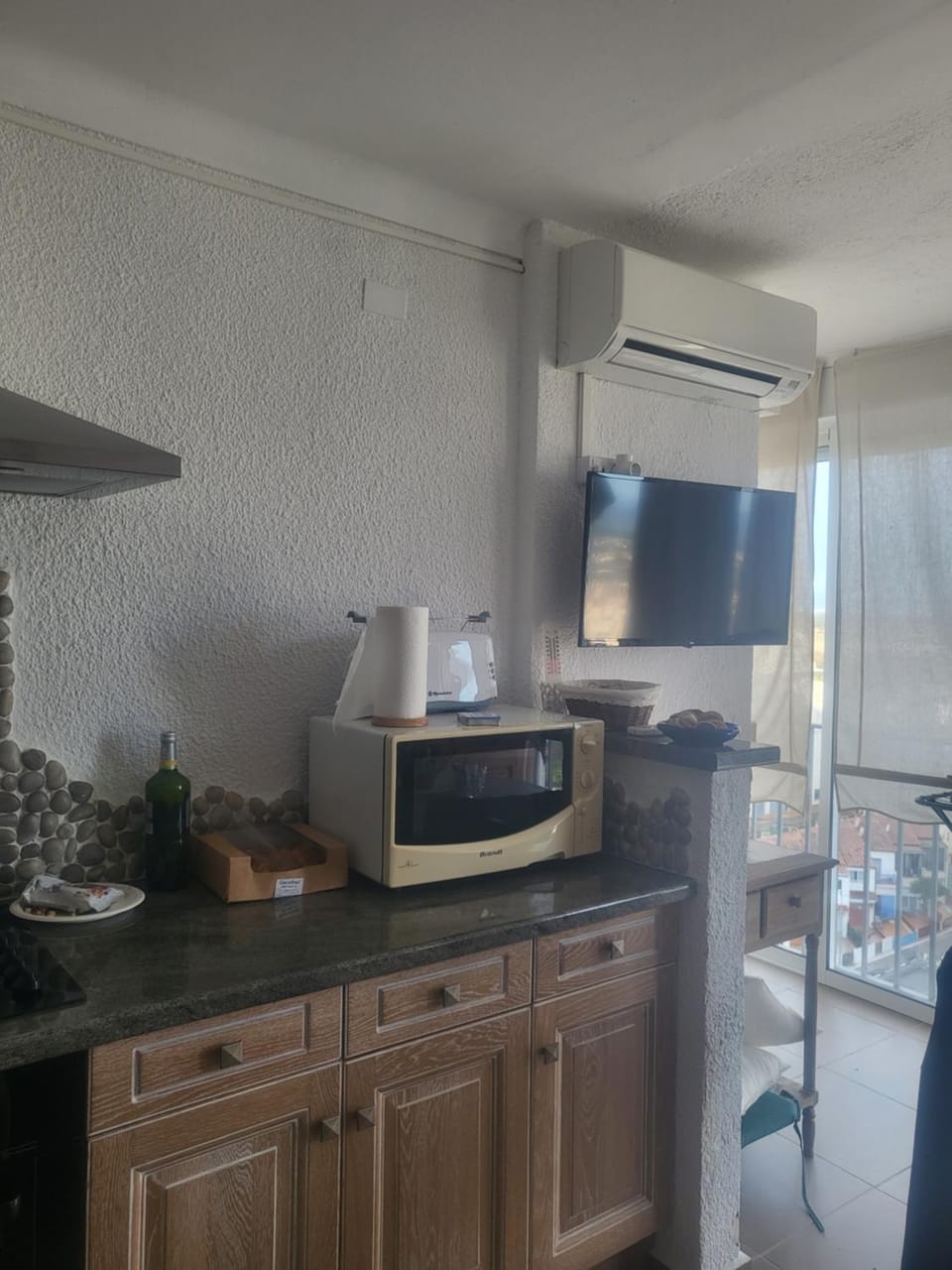 TV and multimedia, Kitchen or kitchenette, toaster