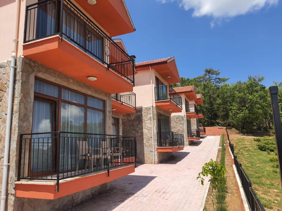 La Vie En Rose Hotel by Sogutdagi Isparta Hotel in Turkey