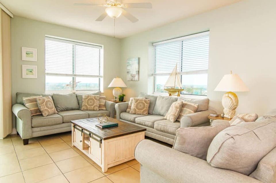 Penthouse Stunning Views Lazy River Indoor Pool House in North Myrtle Beach