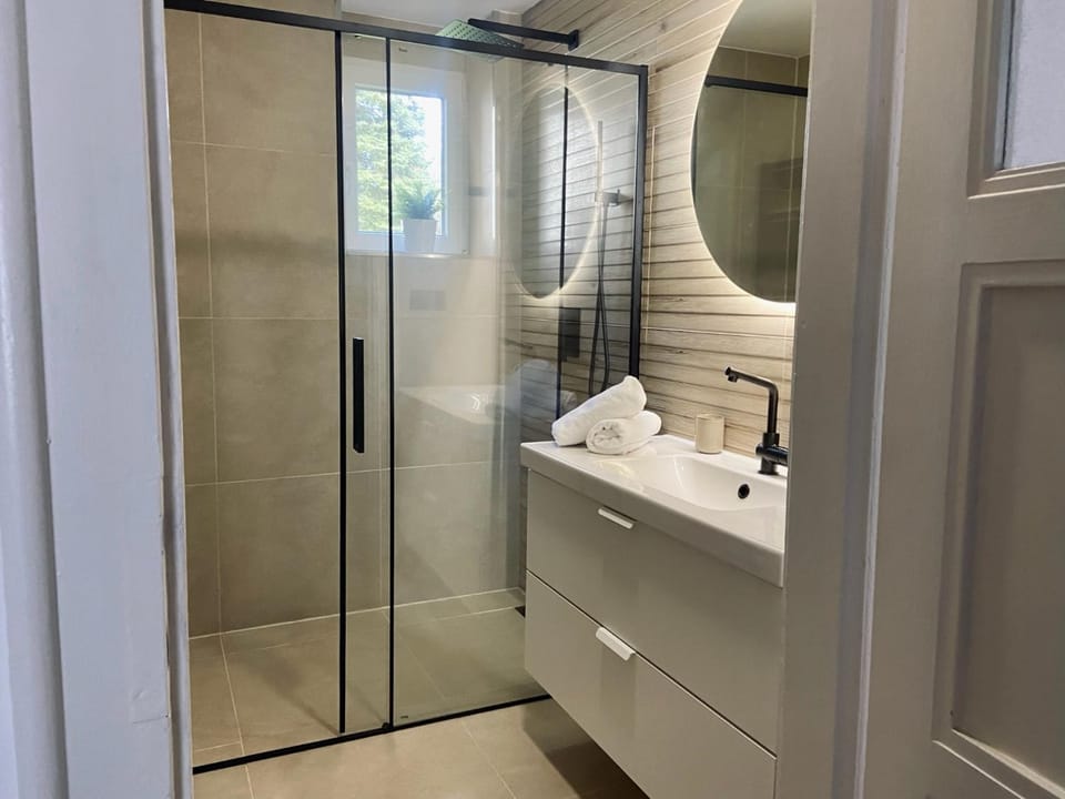 Shower, Bathroom