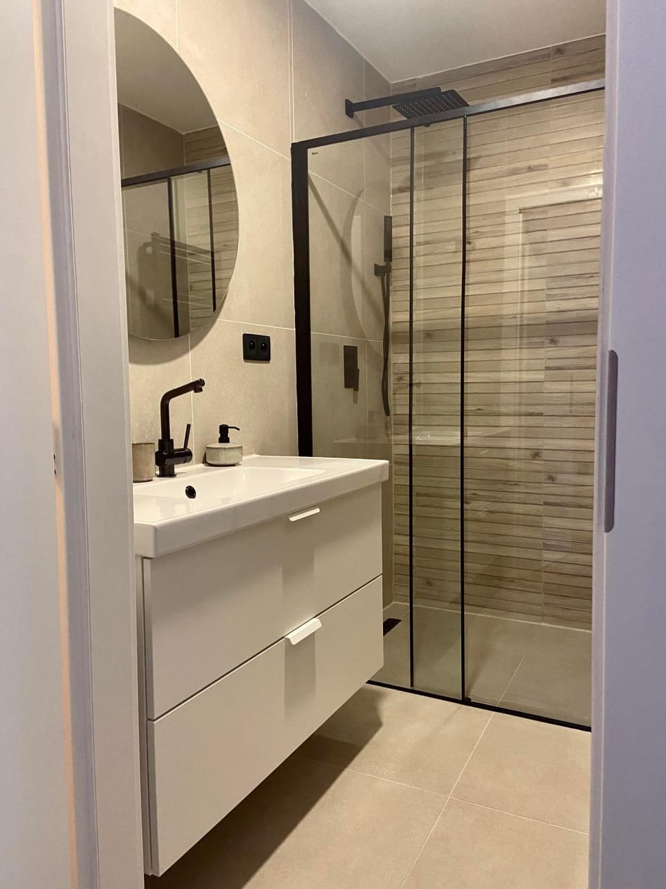 Shower, Bathroom