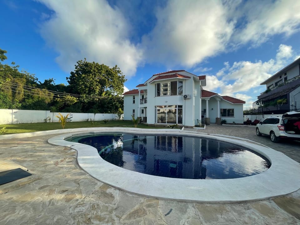 Pool view, Swimming pool