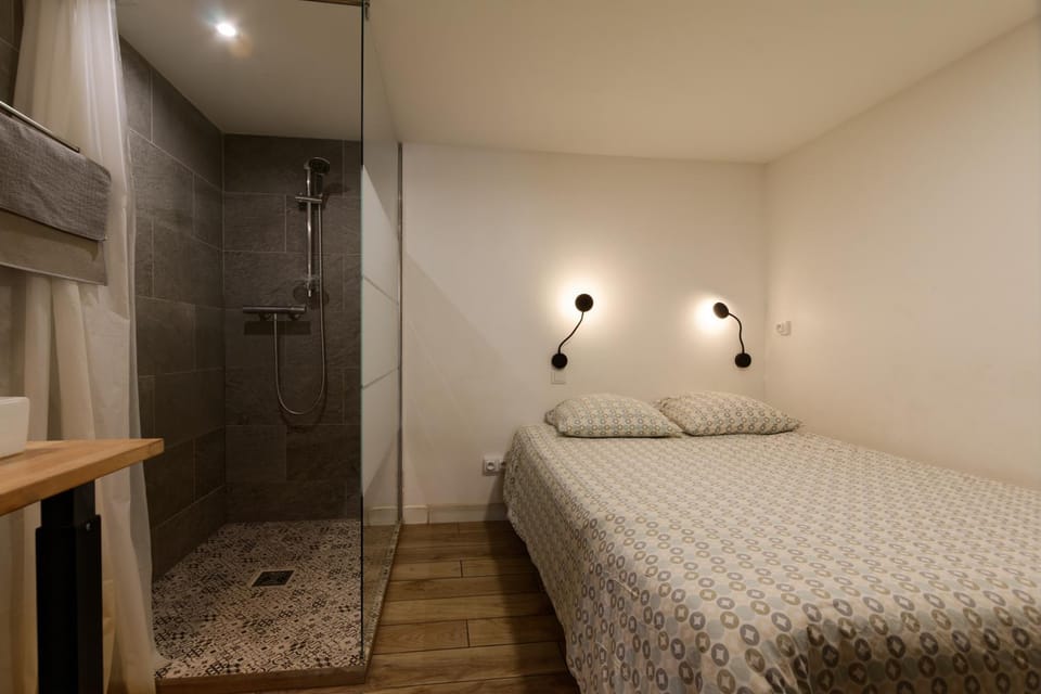 Sleep in Montpellier, Molly, centre, gare, 2 ch, Tram St-Denis Apartment in Montpellier