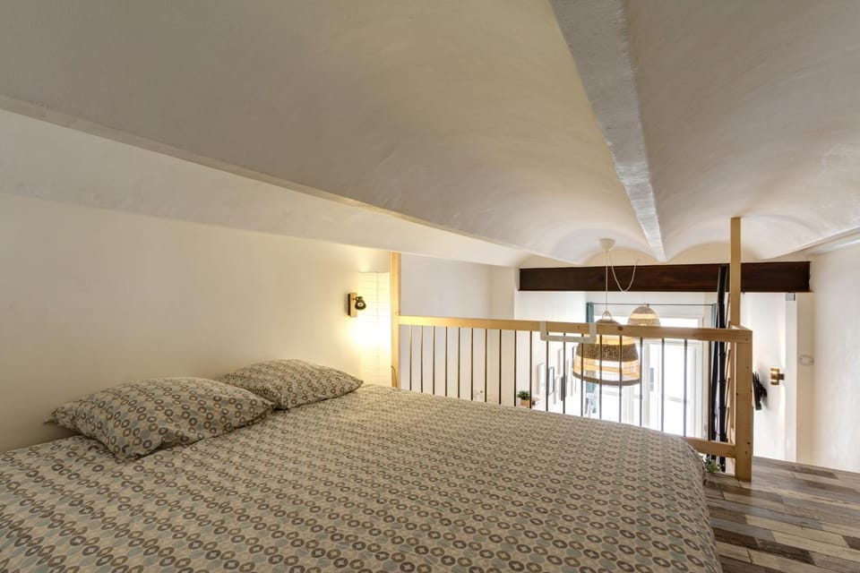 Sleep in Montpellier, Molly, centre, gare, 2 ch, Tram St-Denis Apartment in Montpellier
