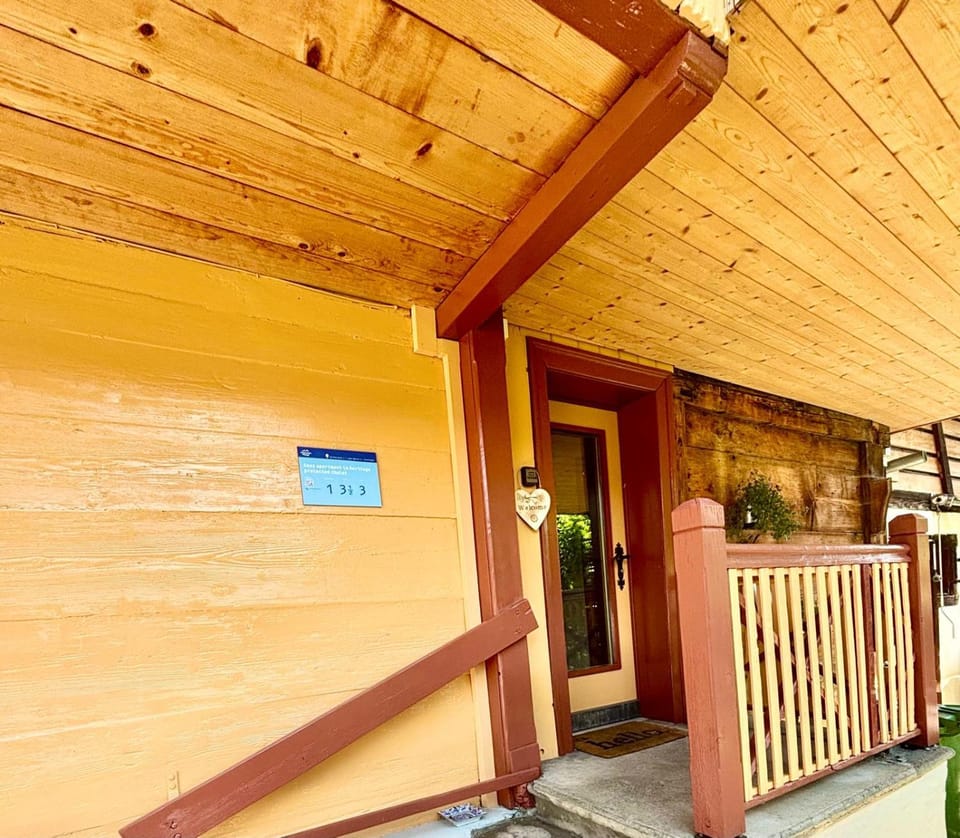 Cosy apartment in heritage protected swiss chalet Apartment in Interlaken