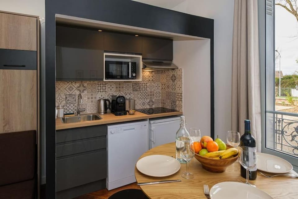 Coffee/tea facilities, Kitchen or kitchenette, minibar