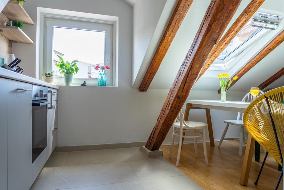 Kitchen or kitchenette, Seating area, pet friendly
