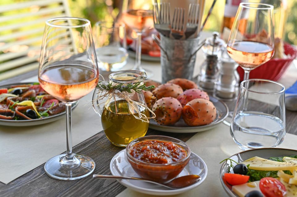 Restaurant/places to eat, Food and drinks