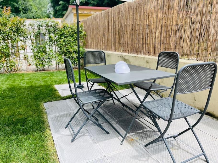 Patio, Spring, Garden, Garden, Dining area, Garden view