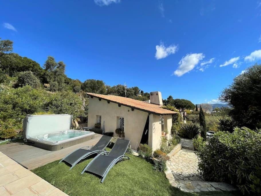 Garden, Hot Tub, Garden view