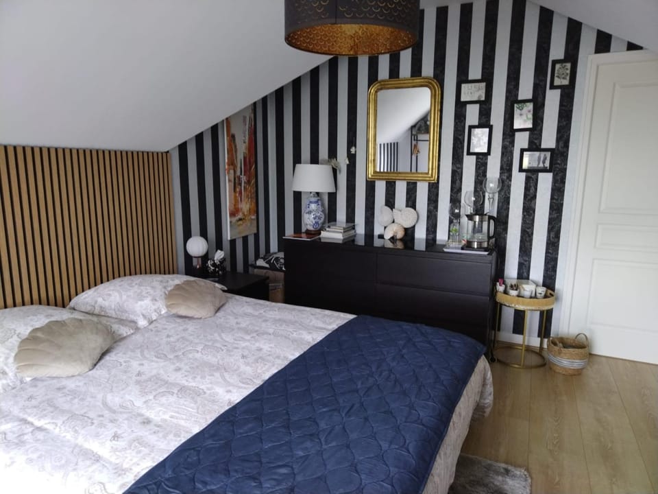 CHEZ HÉLÈNE Bed and Breakfast in Brittany