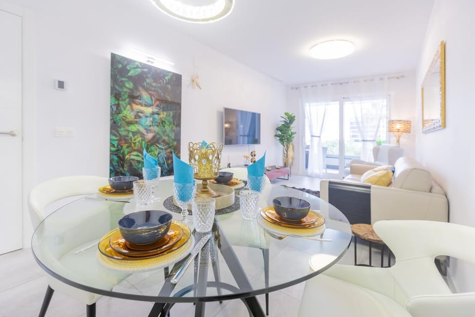 Living room, Seating area, Dining area, Food