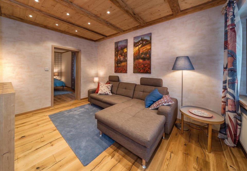 Living room, Photo of the whole room, Seating area