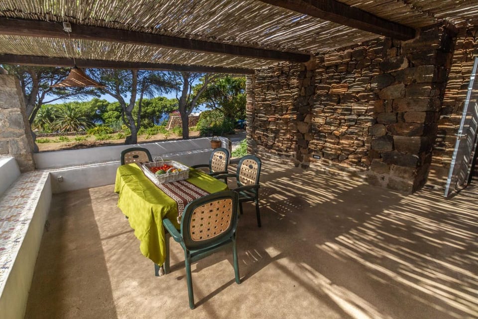 Dammuso i Pini di Kaddiuggia (CIR19081014C224053) & Dammuso di Mena (CIR 19081014C224052 House in Sicily