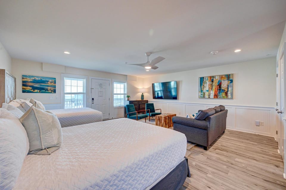 205 Queen Suite, 2nd Floor Nest Apartment in Surf City