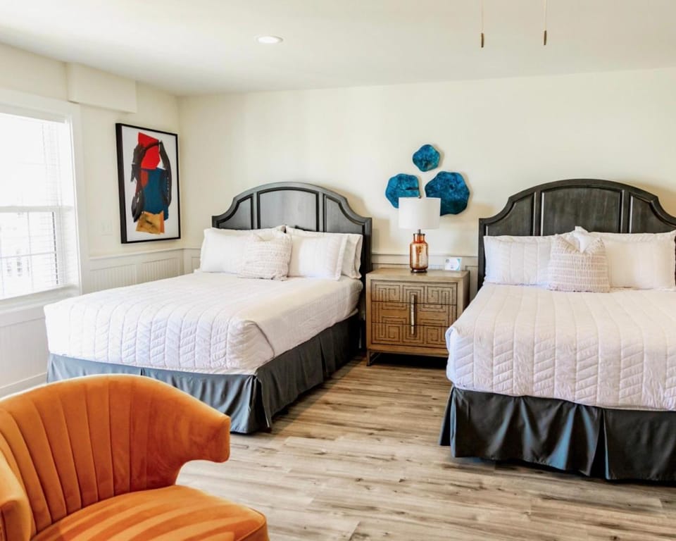 Adjacent 3rd Floor Trio, 301 King, 302 Queen, & 303 Queen Apartment in Surf City