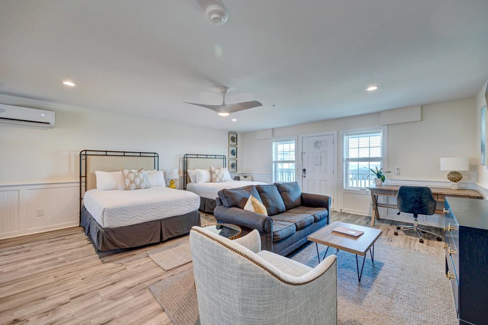 207 Queen Suite, 2nd Floor Sundown Apartment in Surf City