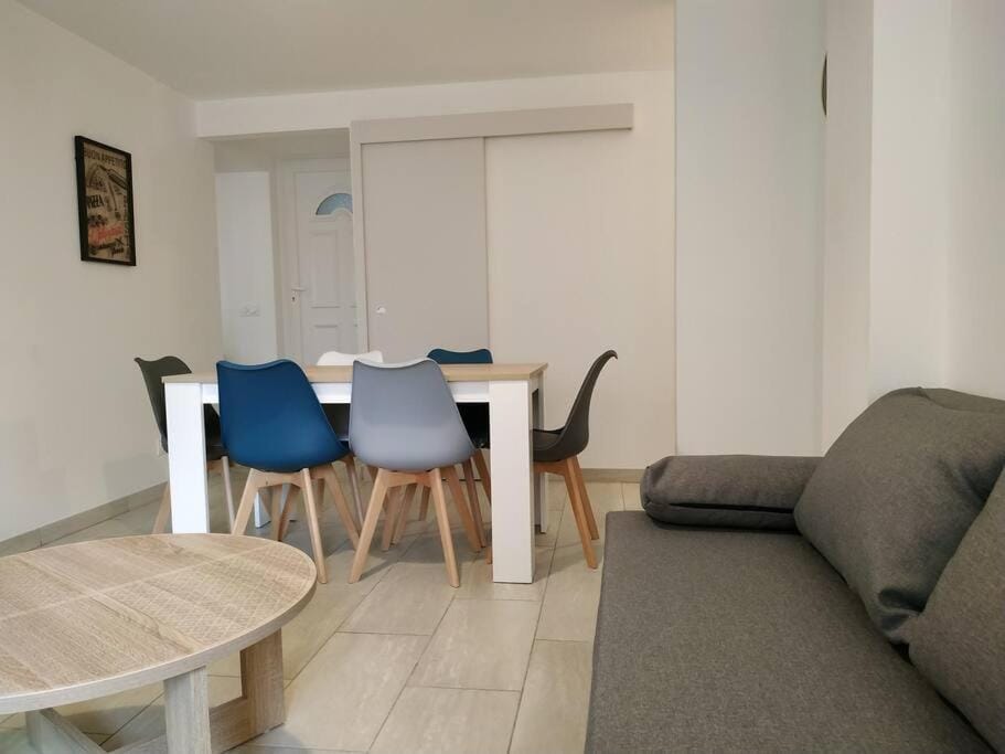 Superbe T2 proche de la Mer - Climatisation + parking Apartment in Canet-en-Roussillon