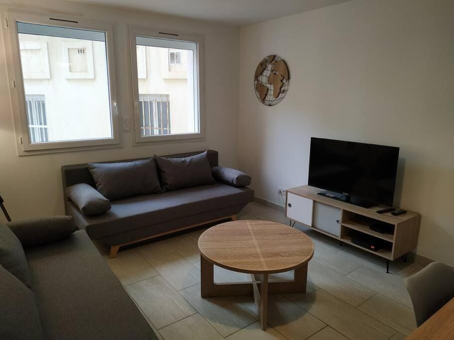 Superbe T2 proche de la Mer - Climatisation + parking Apartment in Canet-en-Roussillon