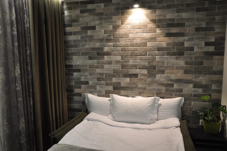 Bed, Living room