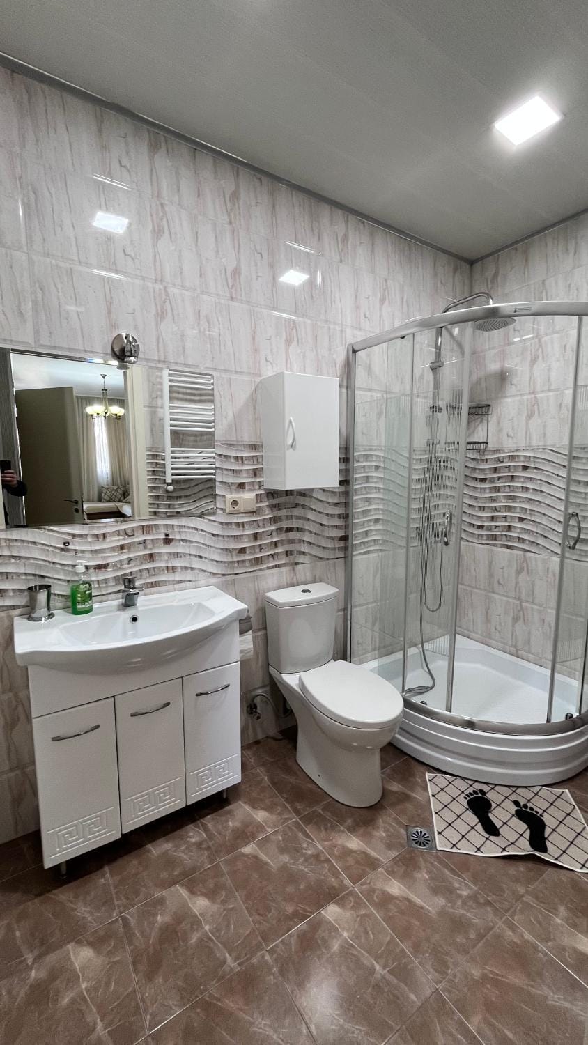 Shower, Toilet, Bathroom