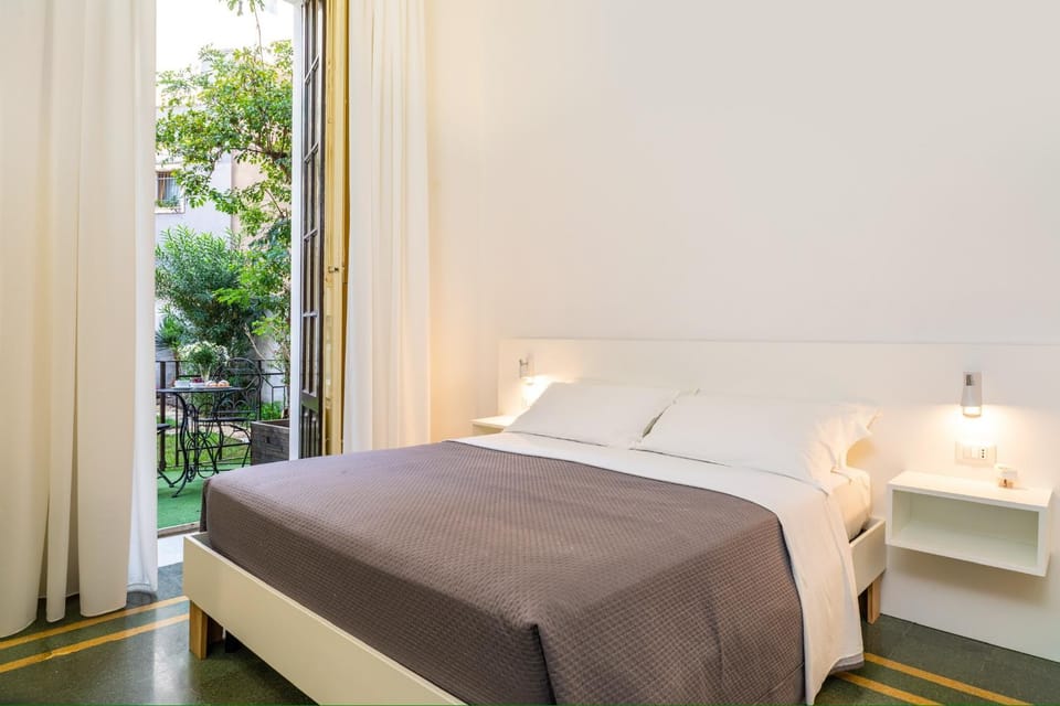 Bed, Garden, Photo of the whole room, Bedroom