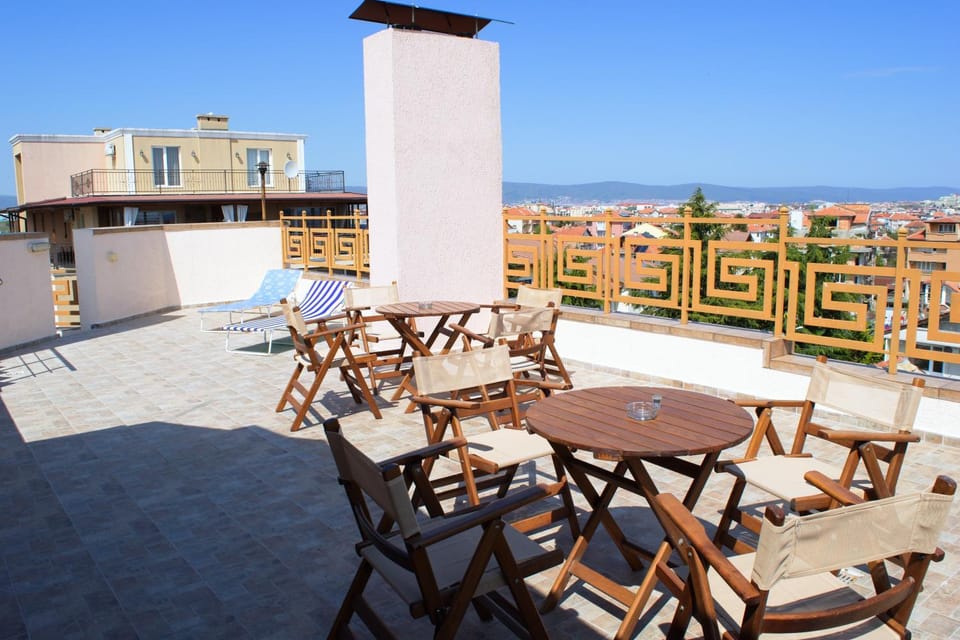 View (from property/room), Balcony/Terrace, City view